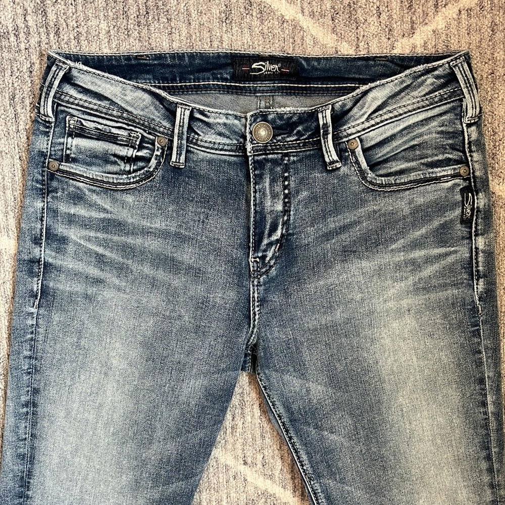 SILVER JEANS AVERY ANKLE SKINNY JEANS - Picture 3 of 7